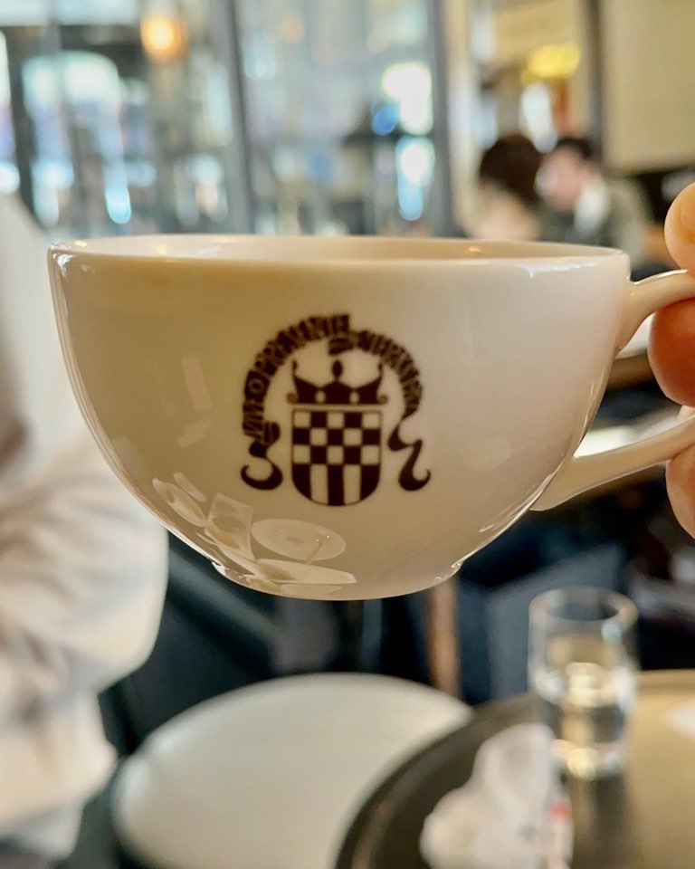 カフェ・ド・ボウのカップ