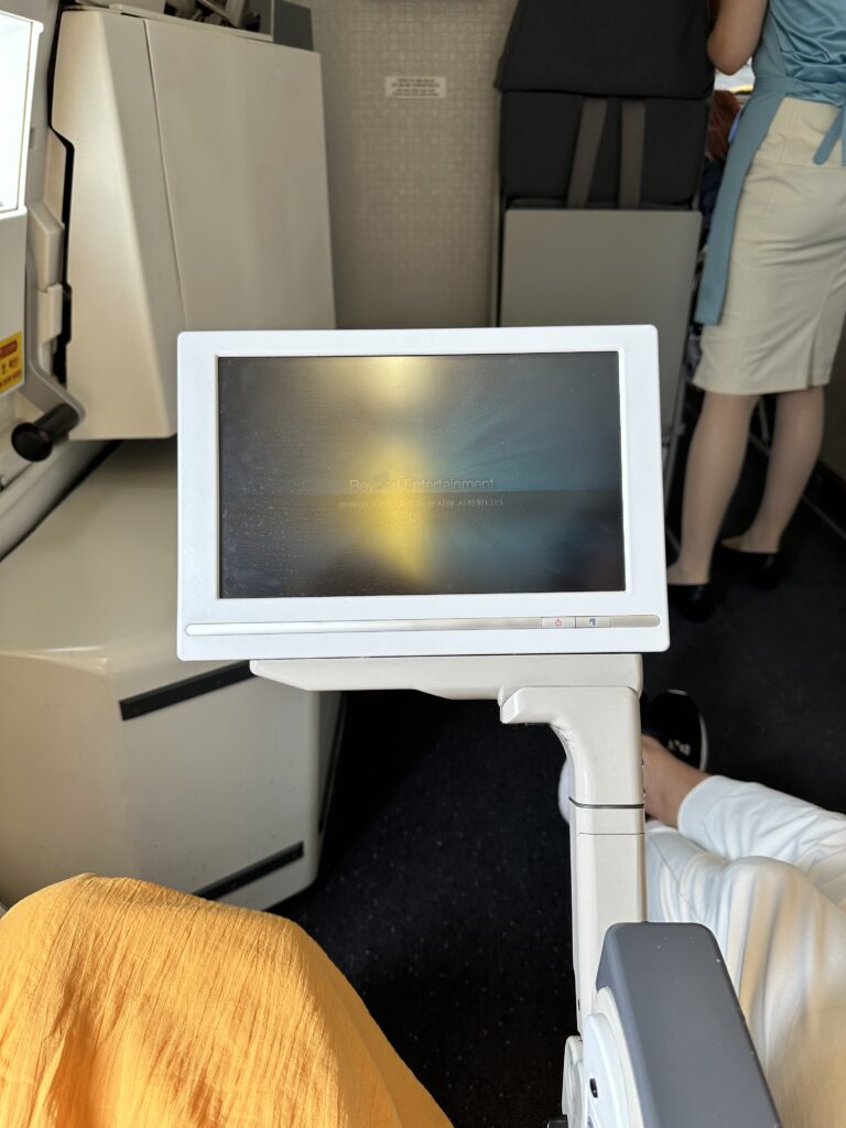 大韓航空A330の座席のモニター